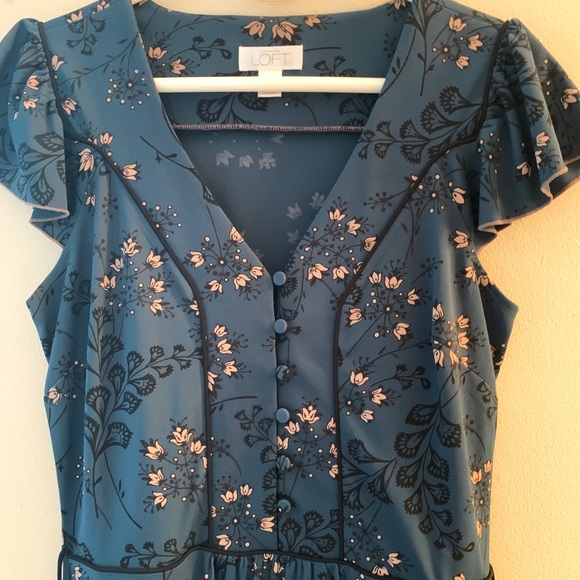 LOFT Dresses & Skirts - Ann Taylor Dress